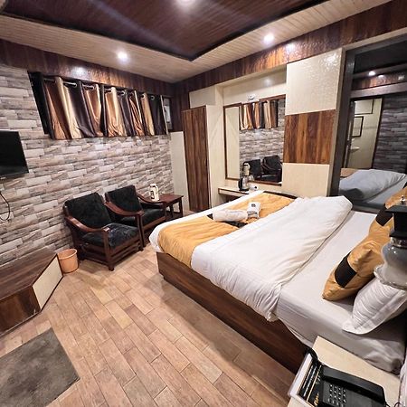 Hotel Victory At Mall Road Shimla Zewnętrze zdjęcie
