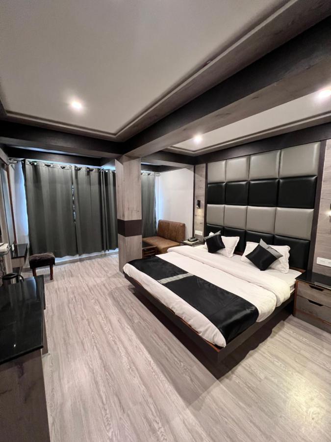 Hotel Victory At Mall Road Shimla Zewnętrze zdjęcie