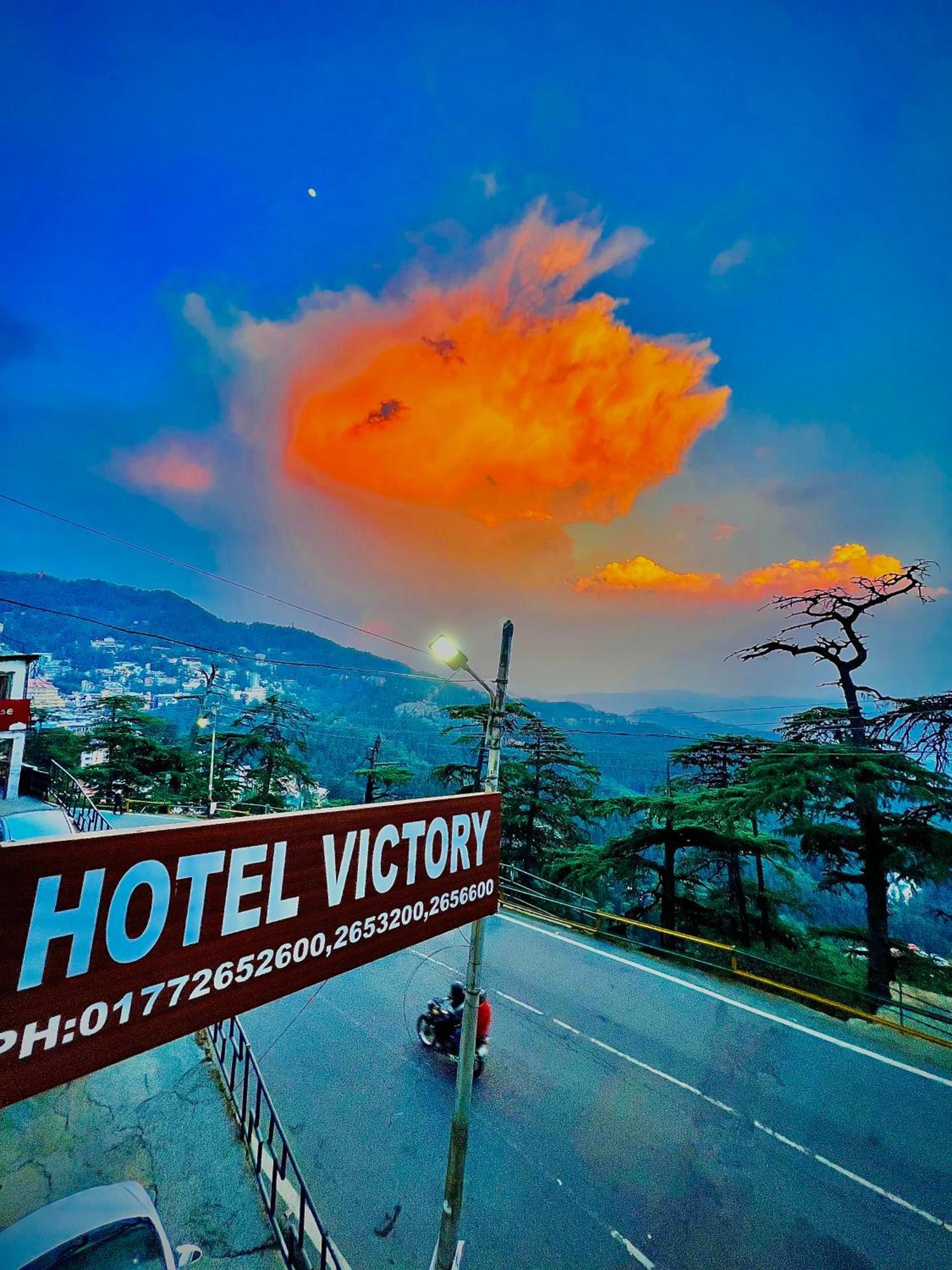 Hotel Victory At Mall Road Shimla Zewnętrze zdjęcie
